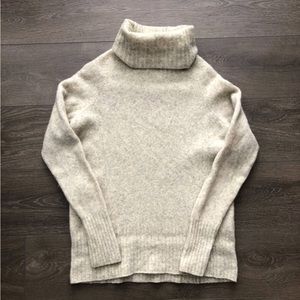 Aritzia Community Plutarch Sweater size small